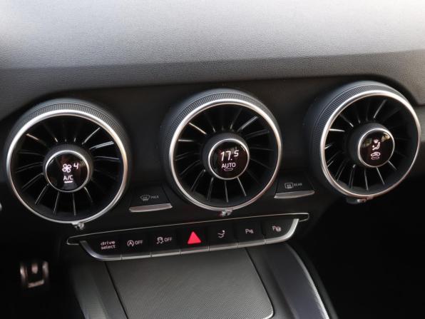 Audi TT III (8S) с пробегом 2015 года, цена 3 200 000 рублей, 93310 км, купе, Автокод Объявления