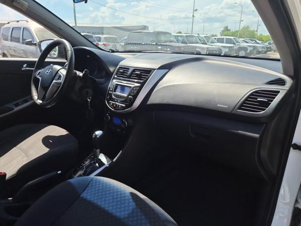 Hyundai Solaris I с пробегом 2012 года, цена 760 000 рублей, 153130 км, хэтчбек, Автокод Объявления