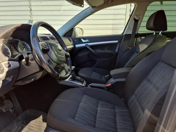 Skoda Octavia II (A5) Рестайлинг с пробегом 2012 года, цена 977 000 рублей, 177244 км, лифтбек, Автокод Объявления