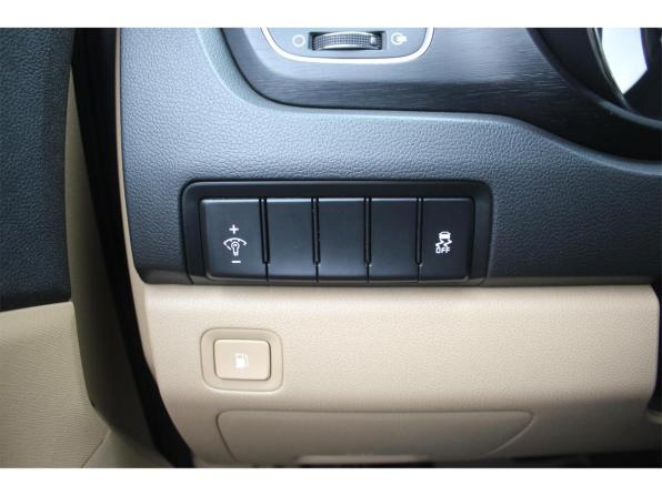 Kia Carnival III с пробегом 2017 года, цена 2 400 000 рублей, 127690 км, минивэн, Автокод Объявления