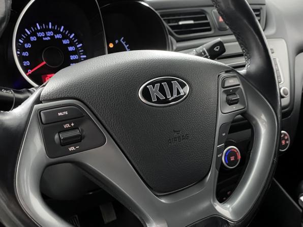 Kia Rio III Рестайлинг с пробегом 2017 года, цена 1 107 000 рублей, 105110 км, седан, Автокод Объявления