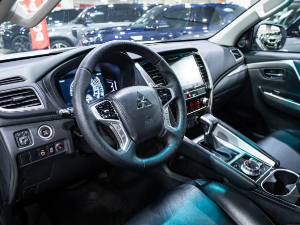 Mitsubishi Montero Sport III Рестайлинг с пробегом 2022 года, цена 3 700 000 рублей, 52419 км, внедорожник, Автокод Объявления