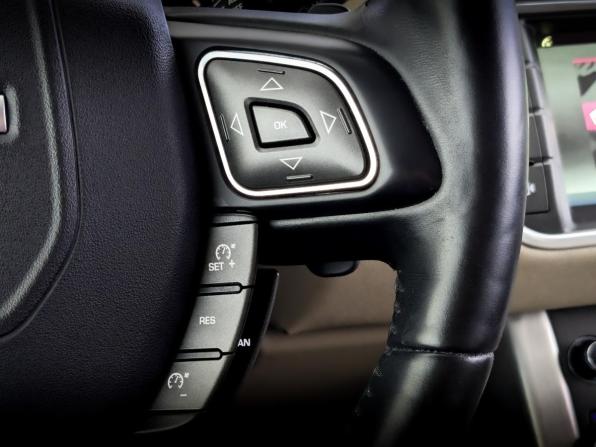 Land Rover Range Rover Evoque I Рестайлинг с пробегом 2016 года, цена 2 500 000 рублей, 110628 км, внедорожник, Автокод Объявления