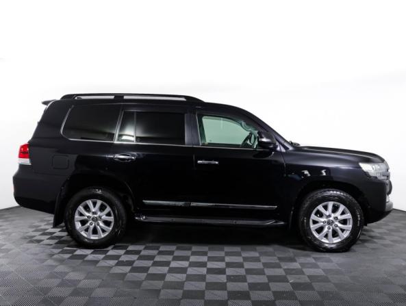 Toyota Land Cruiser 200 Series Рестайлинг 2 с пробегом 2015 года, цена 4 450 000 рублей, 239143 км, внедорожник, Автокод Объявления