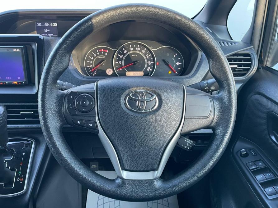 Toyota Voxy III (R80) Рестайлинг Стерлитамак  - изображение 22