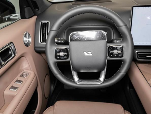 Новый Li Auto (Lixiang) L7 I Рестайлинг 2025 года, цена 10 690 000 рублей, внедорожник, Автокод Объявления