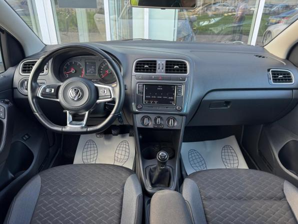 Volkswagen Polo V Рестайлинг с пробегом 2019 года, цена 1 370 000 рублей, 76443 км, седан, Автокод Объявления