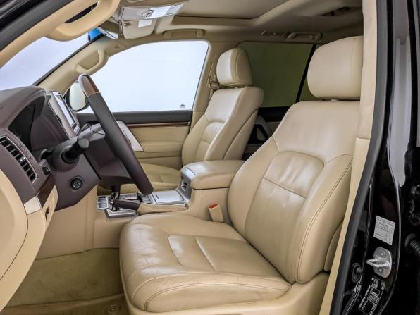 Toyota Land Cruiser 200 Series Рестайлинг 2 с пробегом 2016 года, цена 6 200 000 рублей, 110281 км, внедорожник, Автокод Объявления