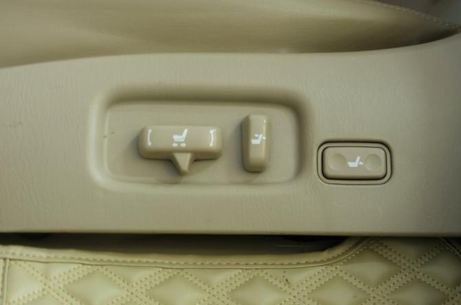 Lexus LX II Рестайлинг с пробегом 2005 года, цена 2 699 000 рублей, 288112 км, внедорожник, Автокод Объявления