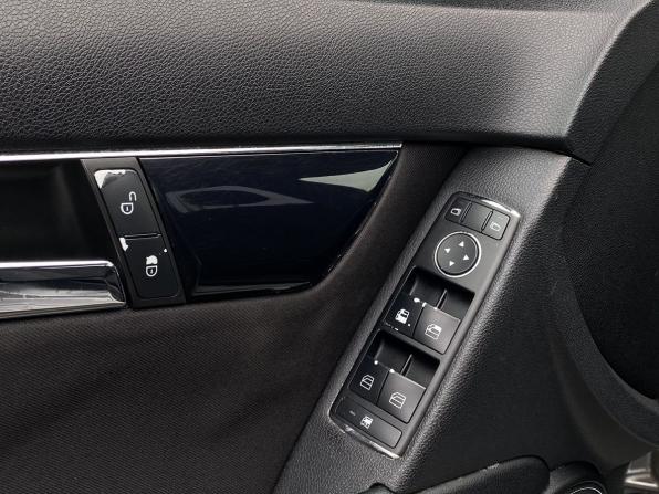 Mercedes-Benz C-Класс III (W204) с пробегом 2009 года, цена 749 000 рублей, 312981 км, седан, Автокод Объявления