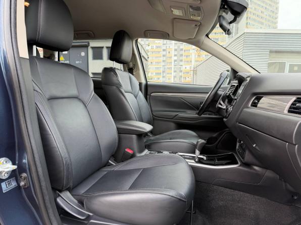 Mitsubishi Outlander III Рестайлинг 3 с пробегом 2019 года, цена 2 365 000 рублей, 60000 км, внедорожник, Автокод Объявления