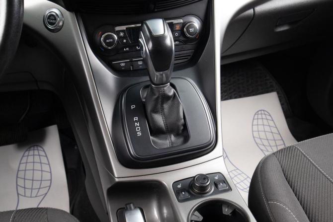 Ford Kuga II с пробегом 2013 года, цена 1 299 000 рублей, 142210 км, внедорожник, Автокод Объявления