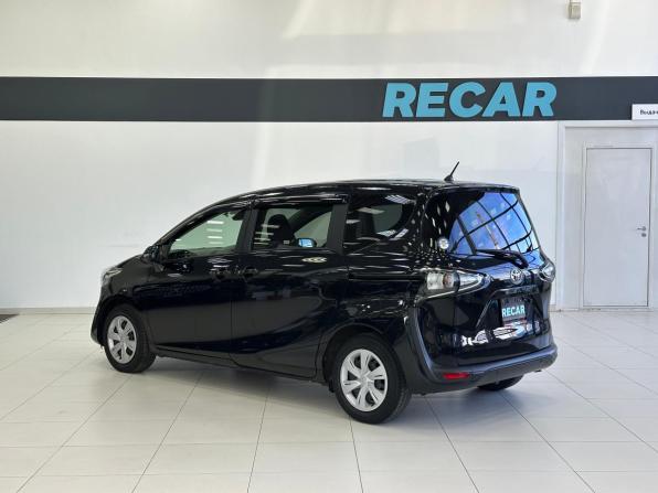 Toyota Sienta II Рестайлинг с пробегом 2022 года, цена 1 740 000 рублей, 77076 км, минивэн, Автокод Объявления
