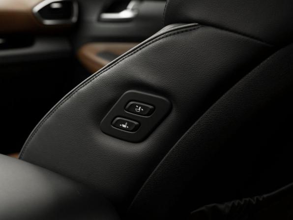 Hyundai Santa Fe IV Рестайлинг с пробегом 2022 года, цена 4 140 000 рублей, 64683 км, внедорожник, Автокод Объявления