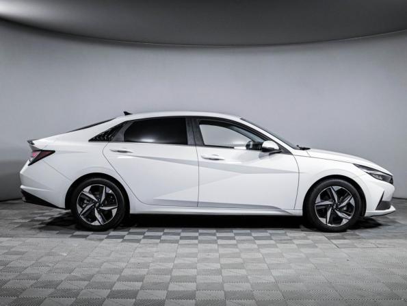 Hyundai Elantra VII (CN7) с пробегом 2022 года, цена 2 160 000 рублей, 57010 км, седан, Автокод Объявления