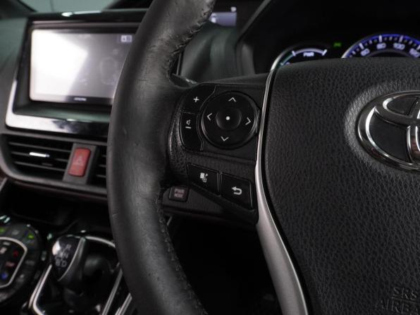 Toyota Esquire I с пробегом 2016 года, цена 2 335 000 рублей, 130174 км, минивэн, Автокод Объявления
