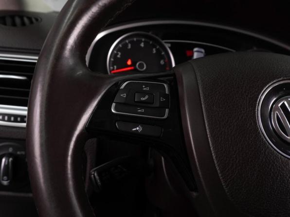 Volkswagen Touareg II Рестайлинг с пробегом 2015 года, цена 2 599 000 рублей, 200136 км, внедорожник, Автокод Объявления