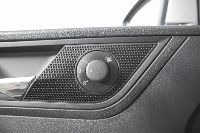 Skoda Rapid I Рестайлинг с пробегом 2017 года, цена 1 199 000 рублей, 152000 км, лифтбек, Автокод Объявления