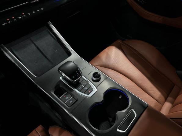 Omoda C5 I с пробегом 2023 года, цена 1 850 000 рублей, 36787 км, внедорожник, Автокод Объявления