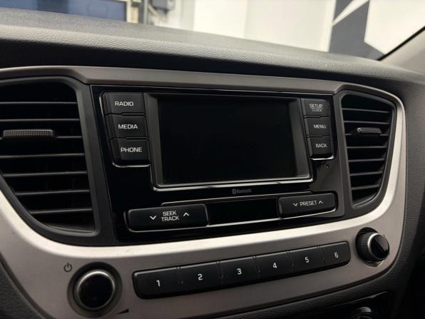 Hyundai Solaris II с пробегом 2018 года, цена 1 095 900 рублей, 256534 км, седан, Автокод Объявления