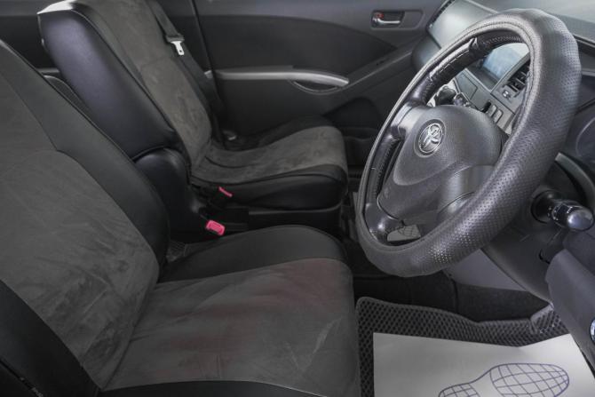 Toyota ISis I Рестайлинг с пробегом 2009 года, цена 1 099 000 рублей, 300000 км, компактвэн, Автокод Объявления