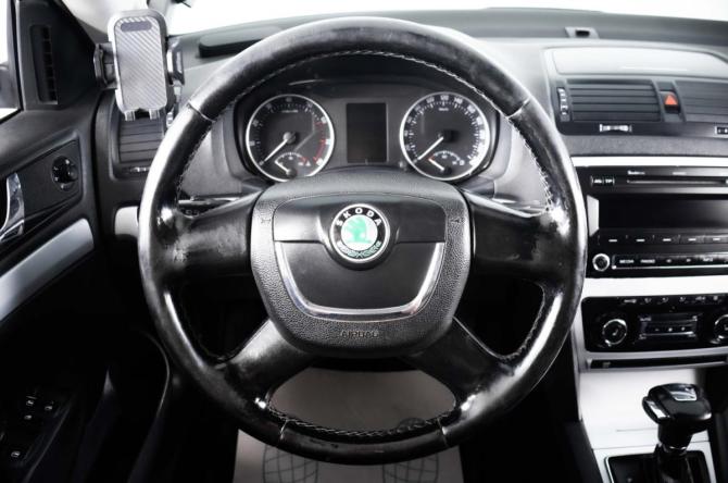 Skoda Octavia II (A5) Рестайлинг с пробегом 2011 года, цена 679 000 рублей, 314023 км, лифтбек, Автокод Объявления