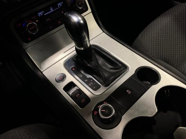 Volkswagen Touareg II с пробегом 2012 года, цена 1 855 000 рублей, 215225 км, внедорожник, Автокод Объявления