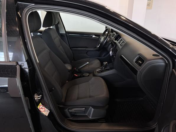 Volkswagen Jetta VI Рестайлинг с пробегом 2018 года, цена 1 515 000 рублей, 177422 км, седан, Автокод Объявления