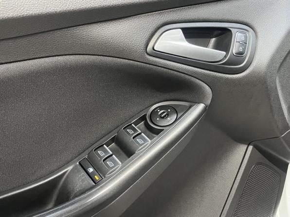 Ford Focus III Рестайлинг с пробегом 2015 года, цена 1 045 000 рублей, 104291 км, седан, Автокод Объявления