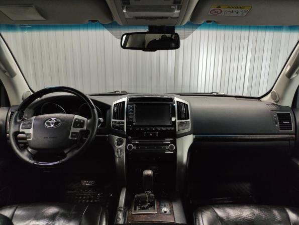 Toyota Land Cruiser 200 Series Рестайлинг 1 с пробегом 2014 года, цена 3 300 000 рублей, 365300 км, внедорожник, Автокод Объявления