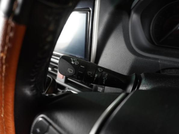 Toyota Esquire I Рестайлинг с пробегом 2019 года, цена 2 599 000 рублей, 66328 км, минивэн, Автокод Объявления