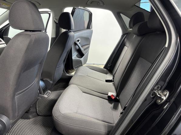 Volkswagen Polo V Рестайлинг с пробегом 2018 года, цена 1 330 000 рублей, 91409 км, седан, Автокод Объявления