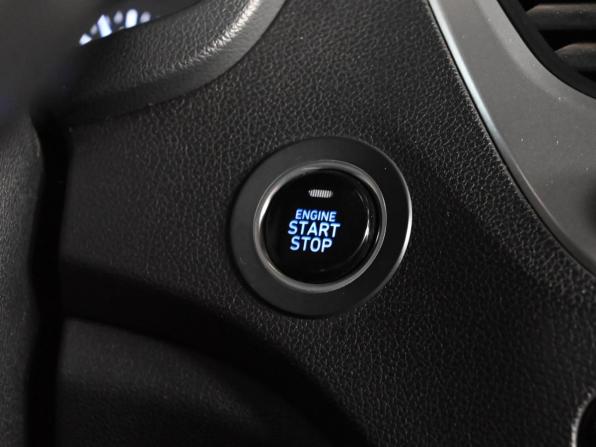 Hyundai Solaris II с пробегом 2017 года, цена 1 400 000 рублей, 58882 км, седан, Автокод Объявления