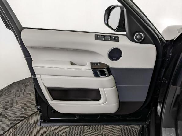 Land Rover Range Rover Sport II с пробегом 2017 года, цена 4 500 000 рублей, 102000 км, внедорожник, Автокод Объявления