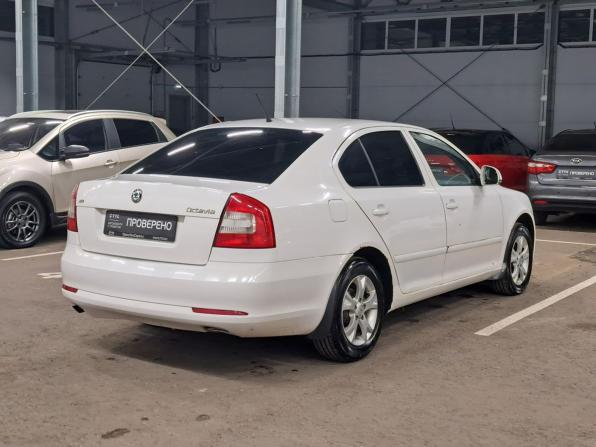Skoda Octavia II (A5) Рестайлинг с пробегом 2011 года, цена 710 000 рублей, 180000 км, лифтбек, Автокод Объявления