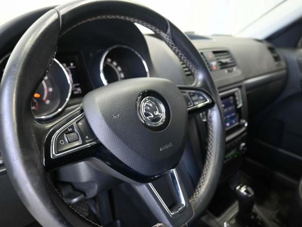 Skoda Yeti I Рестайлинг с пробегом 2017 года, цена 1 334 900 рублей, 146208 км, внедорожник, Автокод Объявления