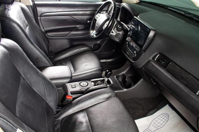 Mitsubishi Outlander III Рестайлинг с пробегом 2015 года, цена 2 129 000 рублей, 198000 км, внедорожник, Автокод Объявления