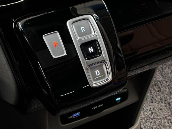 Hyundai Staria I с пробегом 2025 года, цена 6 149 000 рублей, 17571 км, минивэн, Автокод Объявления