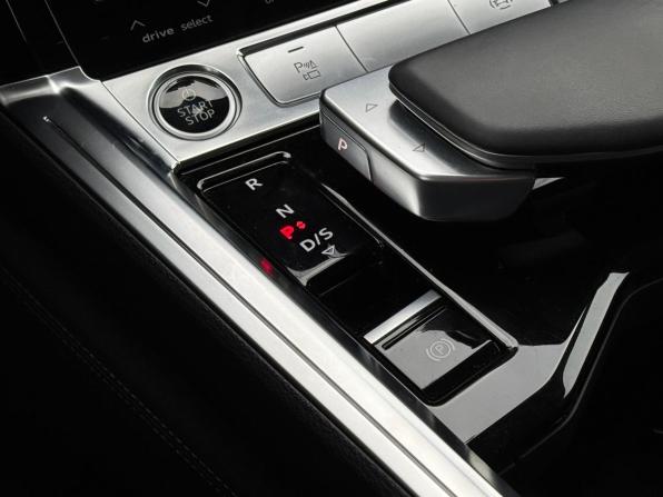 Audi e-tron Sportback I с пробегом 2022 года, цена 4 890 000 рублей, 15927 км, внедорожник, Автокод Объявления