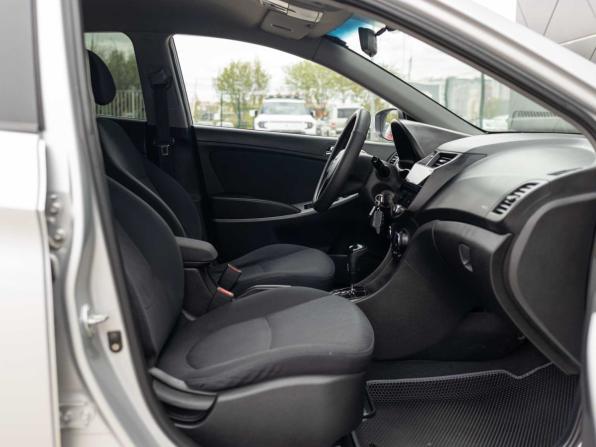 Hyundai Solaris I с пробегом 2013 года, цена 730 000 рублей, 210002 км, седан, Автокод Объявления