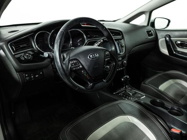 Kia Ceed II Рестайлинг с пробегом 2017 года, цена 1 429 777 рублей, 124261 км, хэтчбек, Автокод Объявления