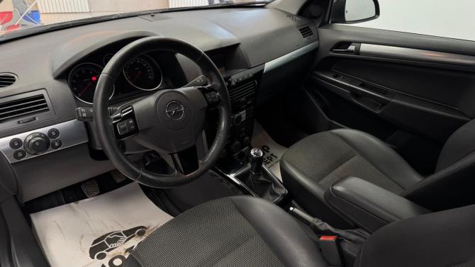 Opel Astra H Рестайлинг с пробегом 2011 года, цена 485 000 рублей, 270677 км, седан, Автокод Объявления