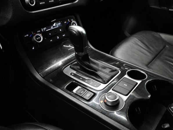 Volkswagen Touareg II Рестайлинг с пробегом 2015 года, цена 2 800 000 рублей, 83865 км, внедорожник, Автокод Объявления