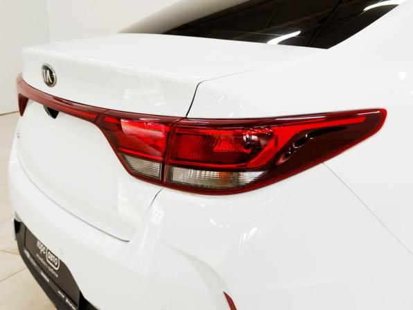 Kia Rio IV Рестайлинг с пробегом 2020 года, цена 1 550 000 рублей, 67971 км, седан, Автокод Объявления