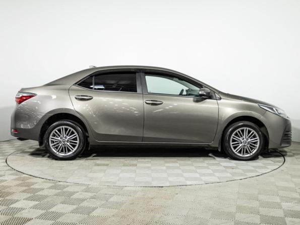 Toyota Corolla XI (E160 E170 E180) Рестайлинг 1 с пробегом 2018 года, цена 1 750 000 рублей, 97360 км, седан, Автокод Объявления