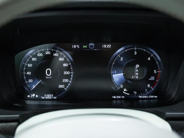 Volvo V90 Cross Country I с пробегом 2019 года, цена 2 960 100 рублей, 218251 км, универсал, Автокод Объявления
