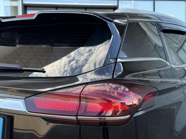 Geely Atlas Pro с пробегом 2023 года, цена 2 215 000 рублей, 29800 км, внедорожник, Автокод Объявления