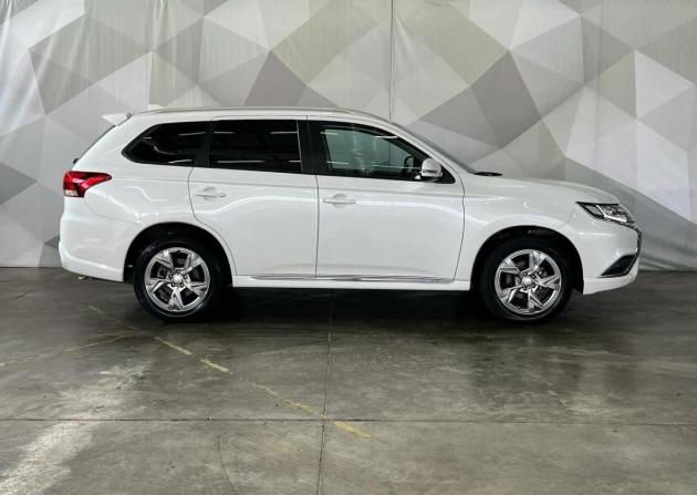 Mitsubishi Outlander III Рестайлинг 3 с пробегом 2022 года, цена 2 500 000 рублей, 59257 км, внедорожник, Автокод Объявления