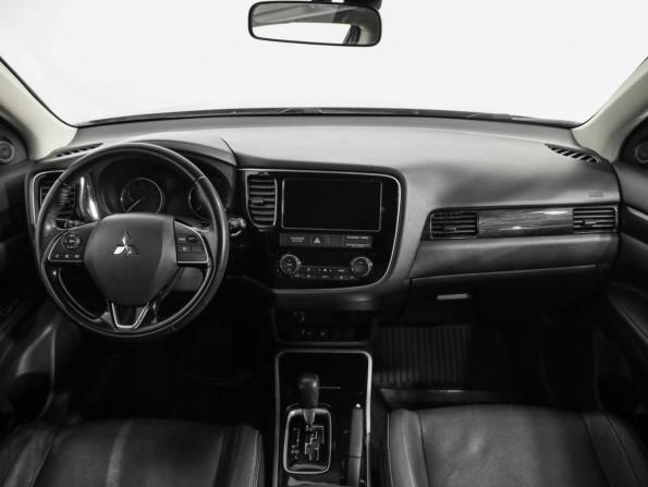 Mitsubishi Outlander III Рестайлинг 3 с пробегом 2018 года, цена 1 949 000 рублей, 157693 км, внедорожник, Автокод Объявления
