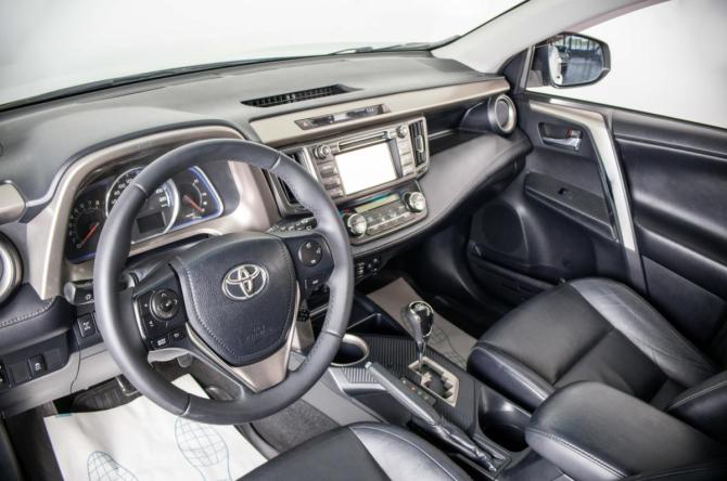 Toyota RAV4 IV (XA40) с пробегом 2013 года, цена 1 799 000 рублей, 180971 км, внедорожник, Автокод Объявления